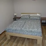 Apartment La