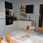 La Apartment *