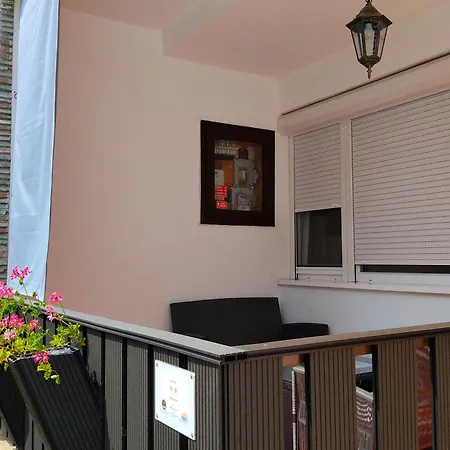 Apartment La